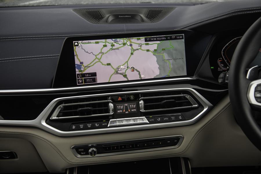 Детали интерьера BMW X7 M50d (G07) 2019 года  (UK) (фото 18 из 36)